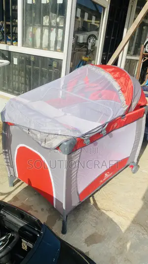 Very Clean Baby Cot With Net