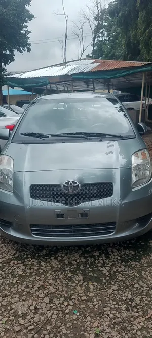 Toyota Yaris 2010 Beige