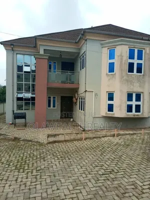 3bdrm Block of Flats in Kolapo Ishola Gra, Akobo for rent