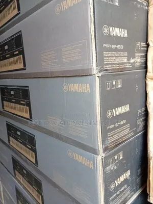 Yamaha PSR E483