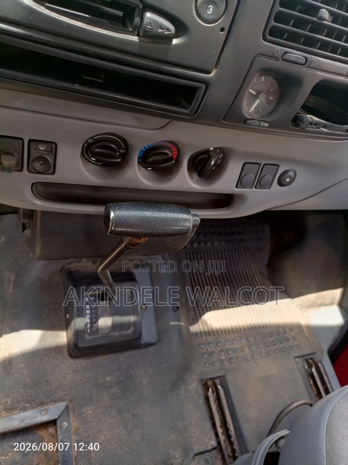 Ford Transit 2005 Red