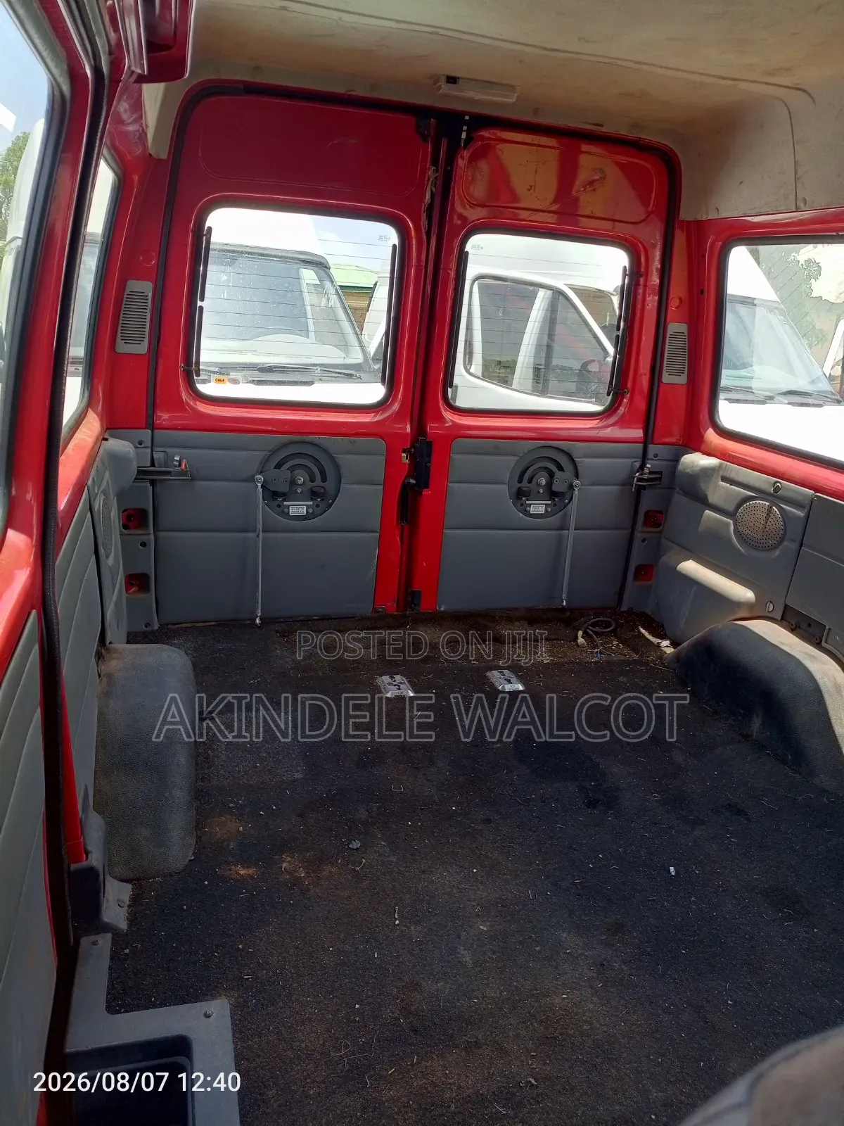 Ford Transit 2005 Red