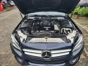 Mercedes-Benz C300 2016 Blue