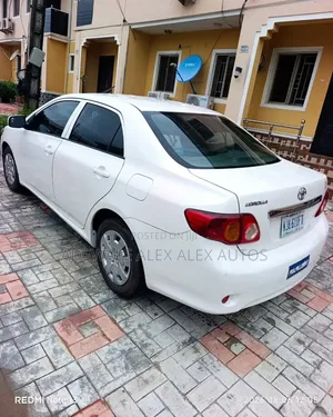 Toyota Corolla 2010 White