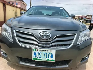 Toyota Camry XLE 4dr Sedan (2.4 4cyl 5A) 2008 Gray