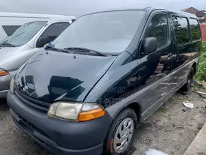 Toyota HiAce 2005 Green
