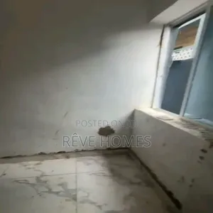 Studio Apartment in Ikorodu Road / Ilupeju for rent
