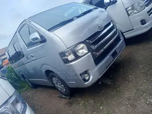 Toyota HiAce 2010 Blue