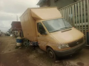 Mercedes Benz Sprinter Truck (Foreign Used)