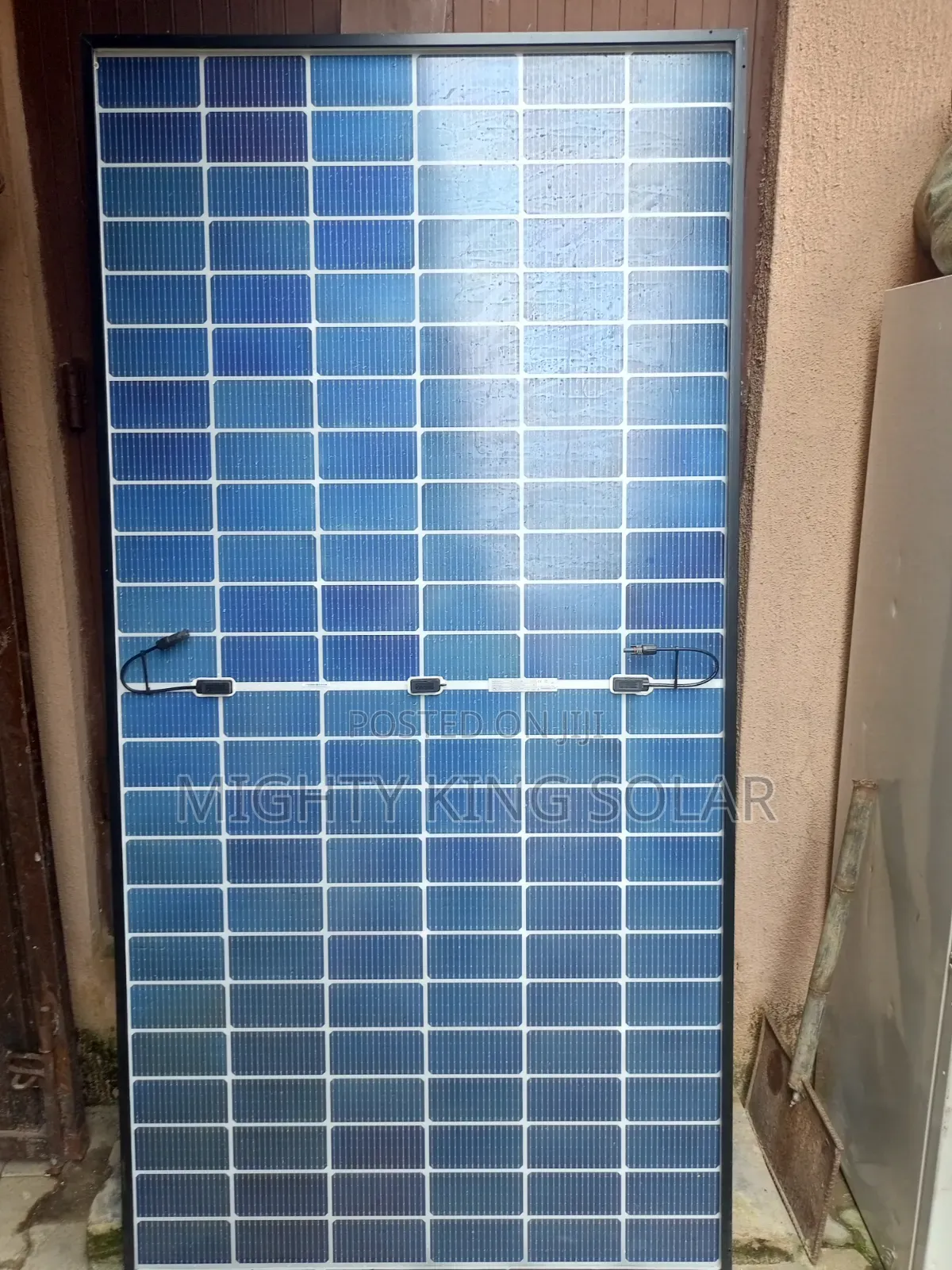 585W Black Panel Solar Module