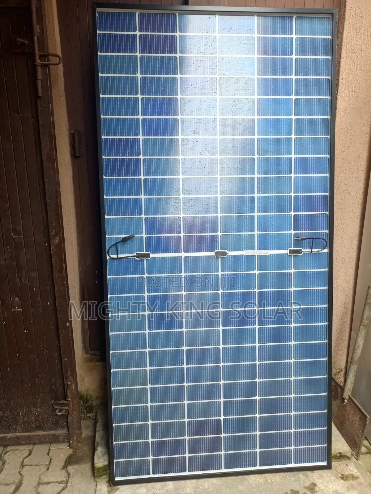 585W Black Panel Solar Module