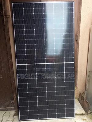 585W Black Panel Solar Module
