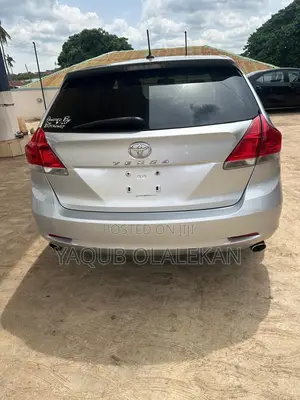 Toyota Venza 2010 Silver