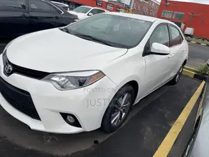 Toyota Corolla LE Eco 4dr Sedan (1.8L 4cyl CVT) 2014 White