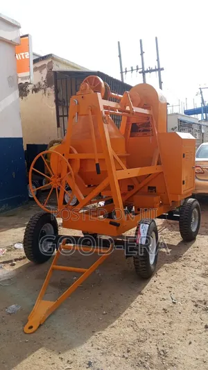 Self Loader Concrete Mixer