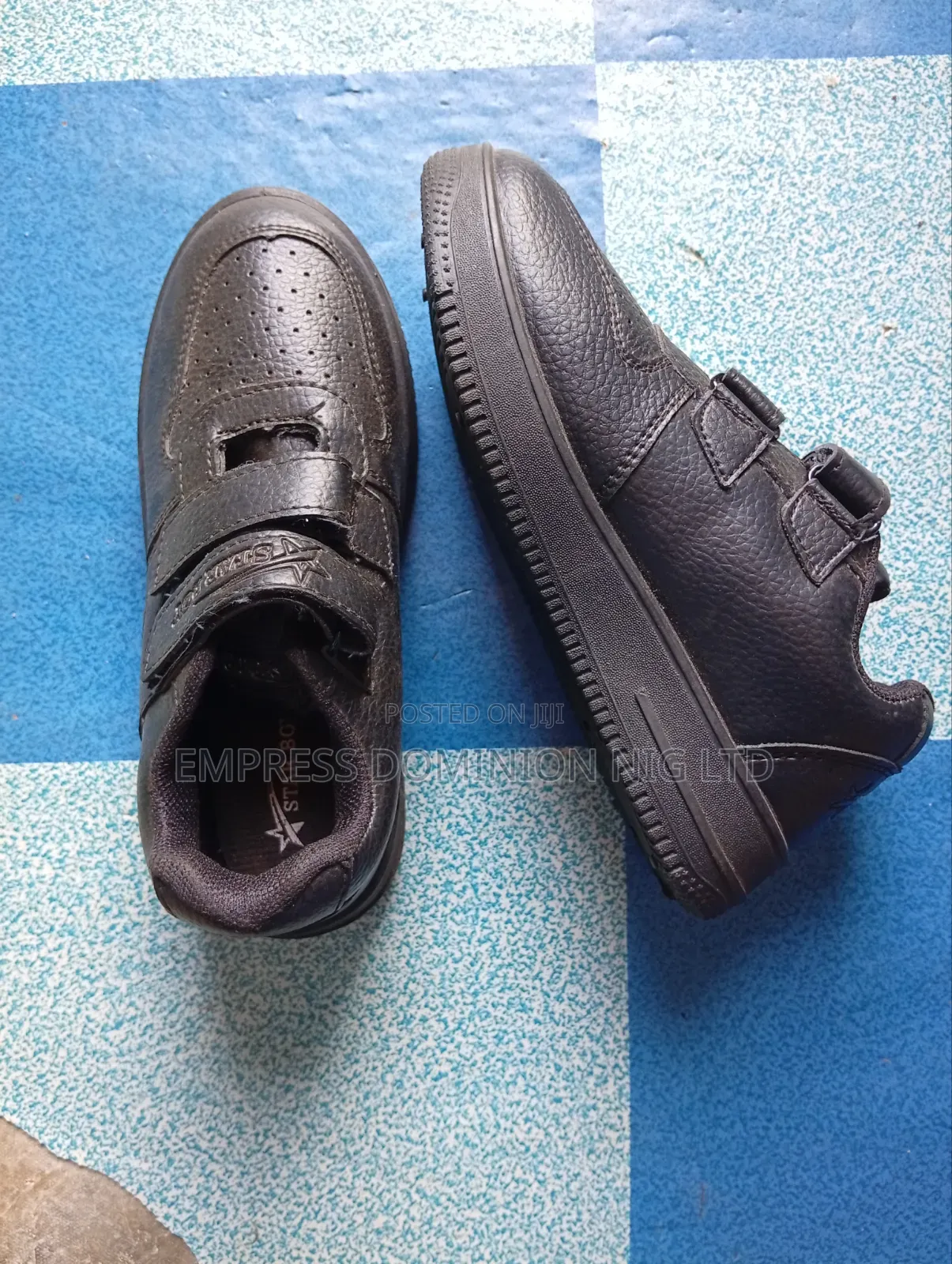 Black Sneaker