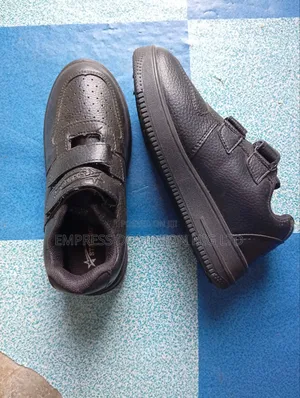 Black Sneaker