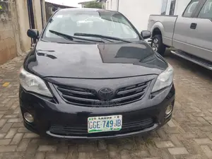 Toyota Corolla LE 4dr Sedan (1.8L 4cyl 4A) 2012 Black