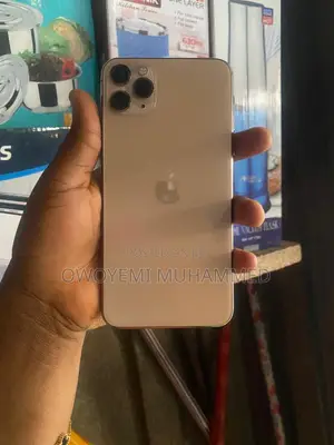 Apple iPhone 11 Pro Max 64 GB Gold