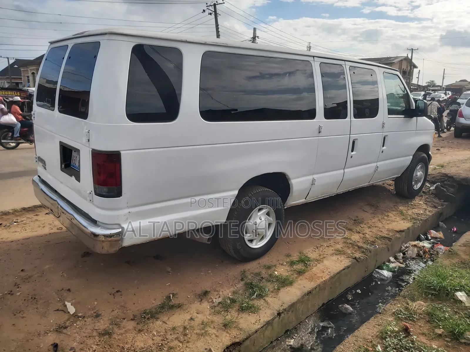 Ford E350 2007 White