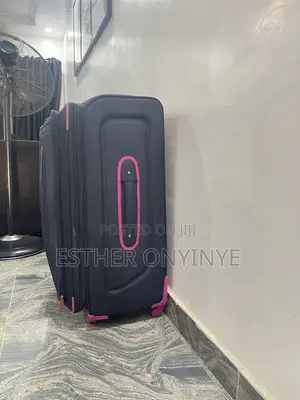 Arge 4-Wheel Travel Suitcase/Luggage – Spacious Durable