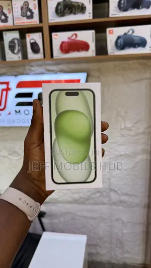 New Apple iPhone 15 256 GB Green