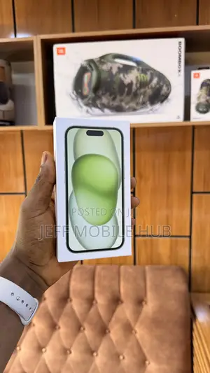 New Apple iPhone 15 128 GB Green