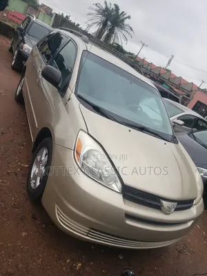 Toyota Sienna 2006 Gold