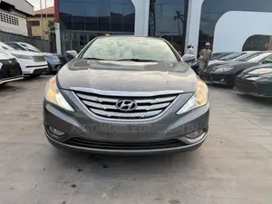 Hyundai Sonata SE Sedan FWD (2.4L 4cyl 6A) 2012 Gray