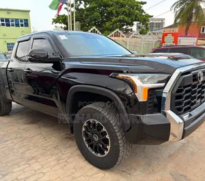 Toyota Tundra 2023 Black