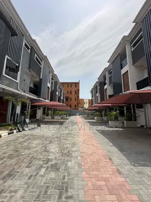 4bdrm Townhouse/Terrace in Ikate for sale