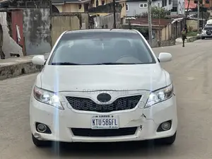 Toyota Camry XLE V6 4dr Sedan (3.5L 6cyl 6AM) 2008 White