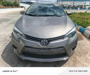 Toyota Corolla 2016 Gold