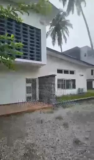 8bdrm House in Adeola Odeku Vi for rent