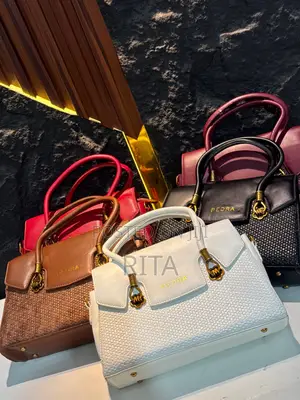 Pedra Handbag
