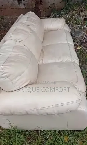 Imported 6 Seaters Luxury Leather Very Comfy Sofa Set (3,2,1) Seaters