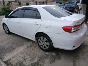 Toyota Corolla 2013 White
