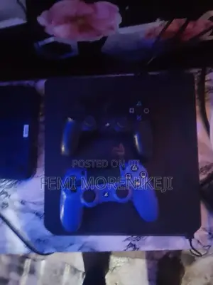 Play Station 4
