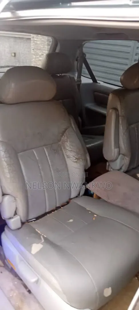 Toyota HiAce 2012 Grey