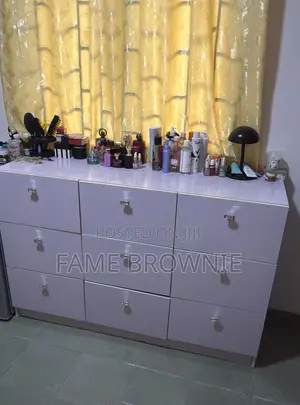 9 Drawer Vanity