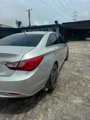 Hyundai Sonata 2011 Silver