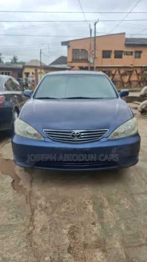 Toyota Camry LE 4dr Sedan (2.4L 4cyl 5A) 2005 Blue