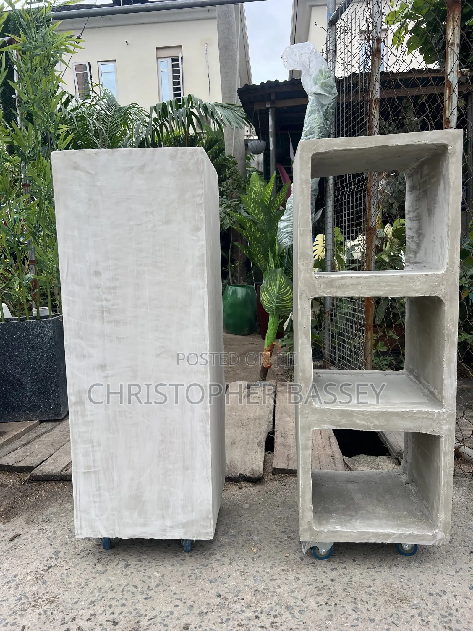 Solid Concrete Pedestal Stand