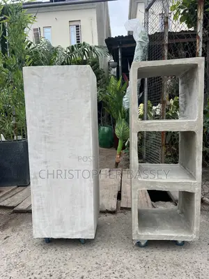 Solid Concrete Pedestal Stand