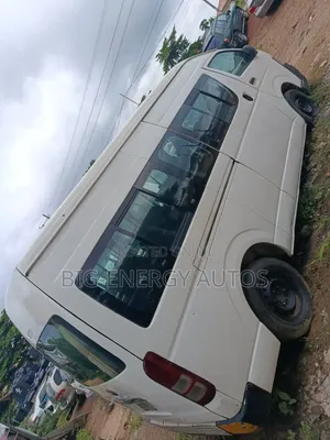 Toyota HiAce 2014 White