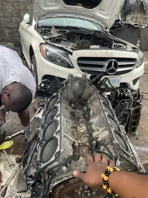 Best Mercedes Benz Mechanic,in Ladipo With Diagnostic System