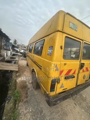 Volkswagen LT 2002 Yellow
