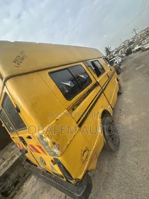 Volkswagen LT 2002 Yellow