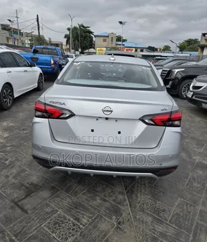 Nissan Versa 1.6 S 2021 Silver