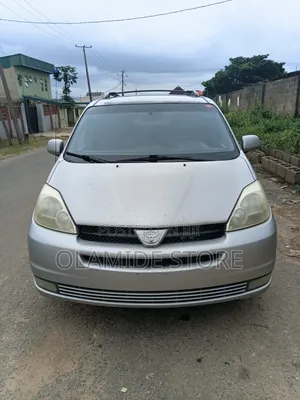Toyota Sienna 2005 Gold